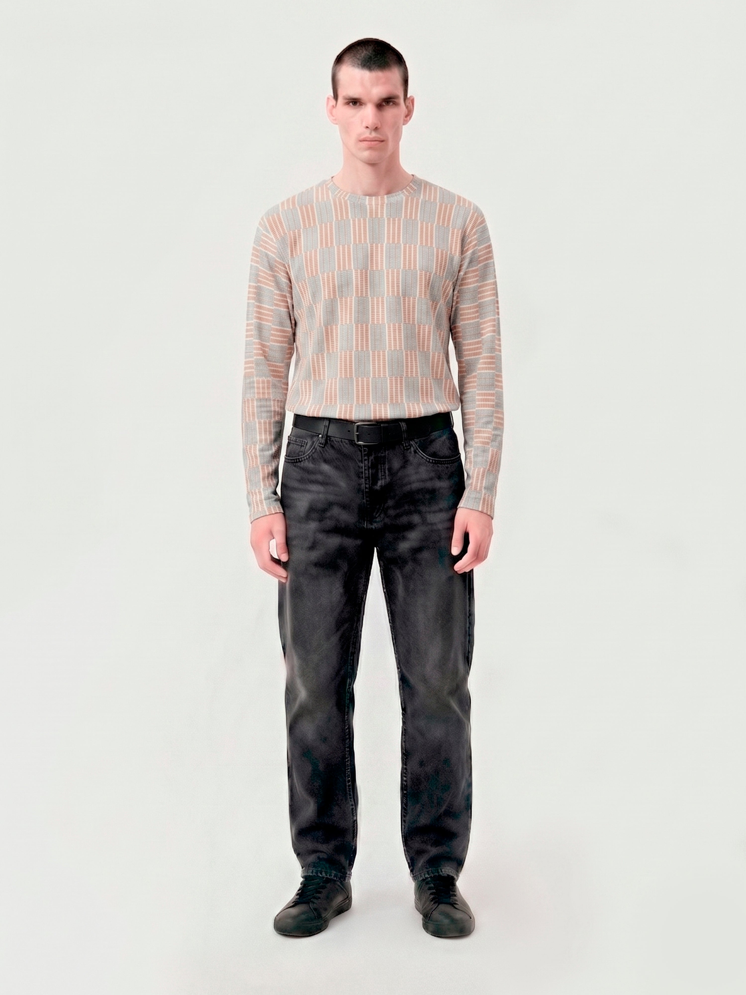 Geometric Motif Long Sleeve