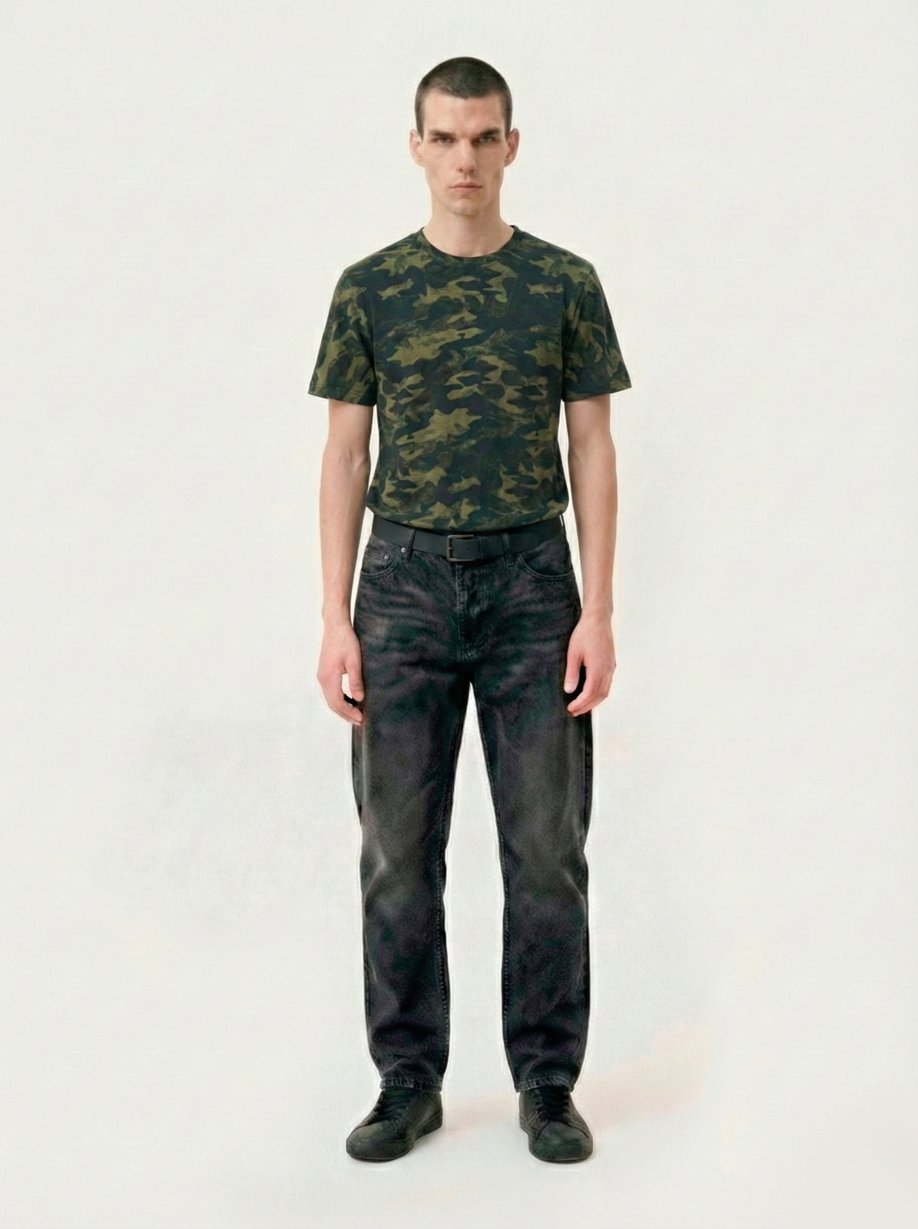 Distressed Camouflage - T-Shirt