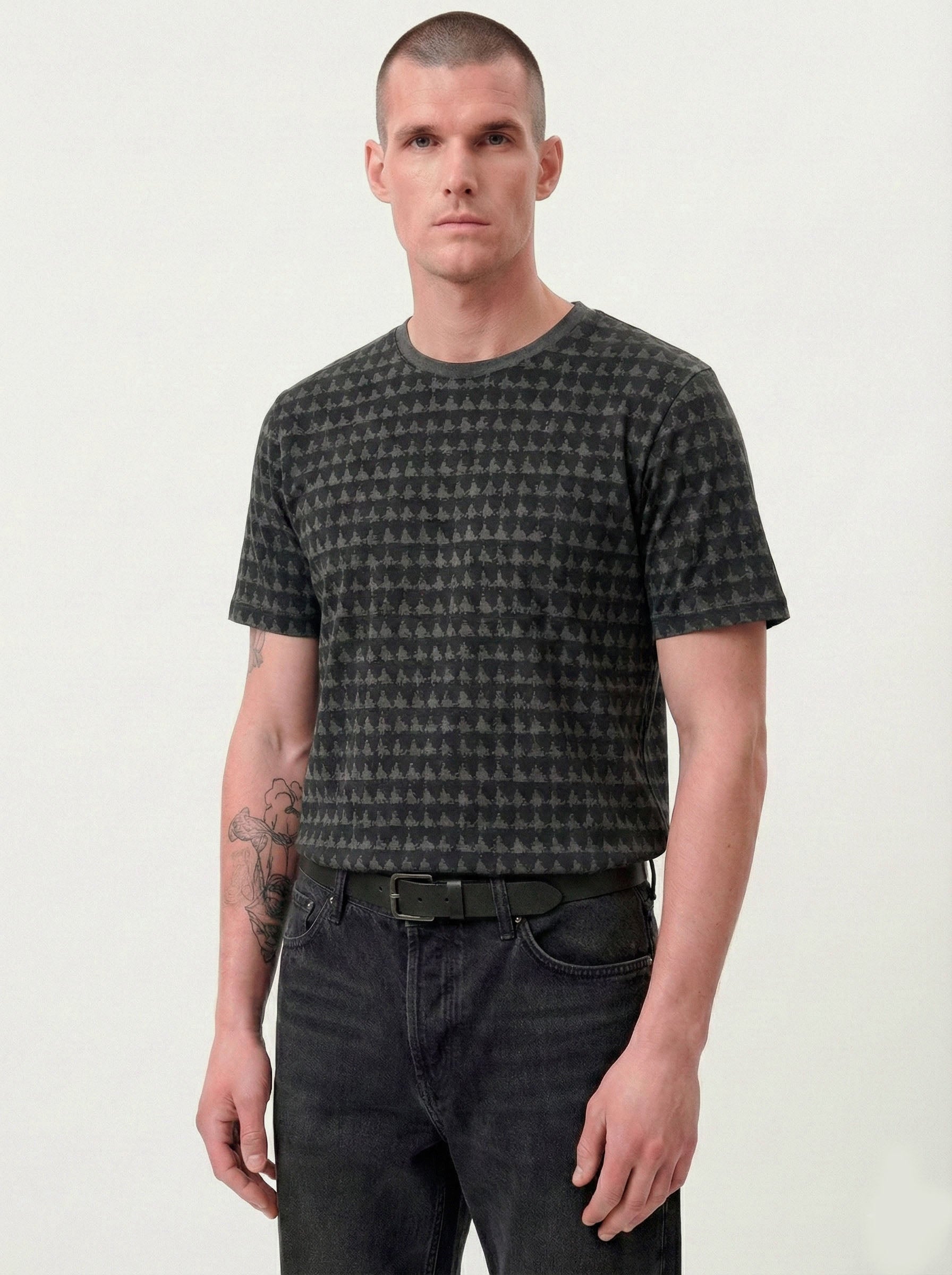 Distressed Houndstooth